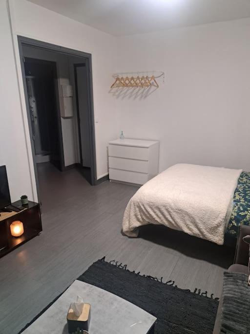 Studio 15 Mn De Paris Chelles  Buitenkant foto